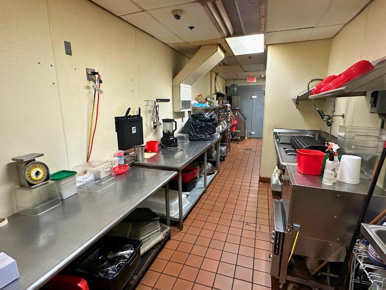 More Photos Of 371 Richmond St, Providence Restaurant For Lease