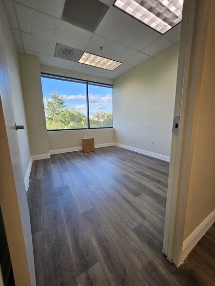 More Photos Of 9161 Liberia Ave, Manassas Medical For Sale