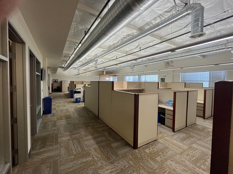 More Photos Of 990 Reserve Dr, Roseville Coworking Space