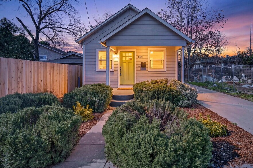 Primary Photo Of 1128 W 5th St, Chico Multifamily For Sale