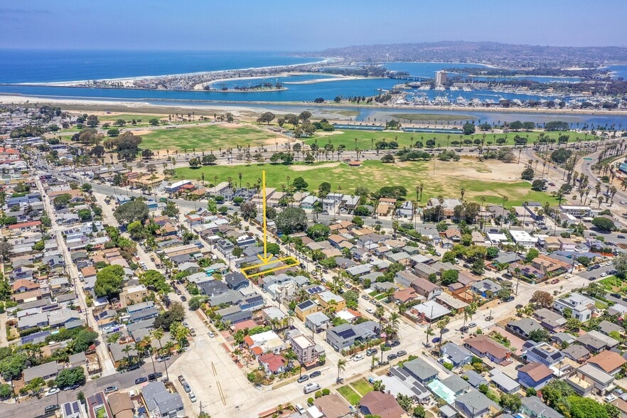 Primary Photo Of 4637 Larkspur St, San Diego Apartments For Sale