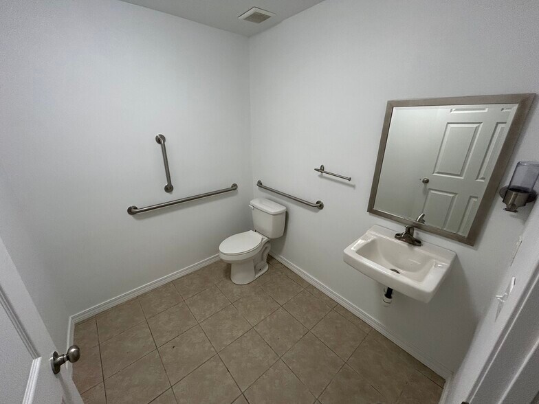 More Photos Of 5771 I 10 Industrial Pky N, Theodore Warehouse For Sale