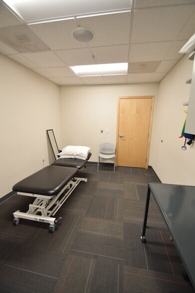 More Photos Of 1025 2nd St NW, Salem Medical For Sale