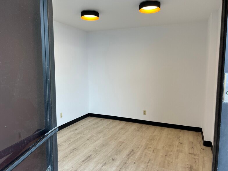 More Photos Of 2057 Goodyear Ave, Ventura Manufacturing For Sale