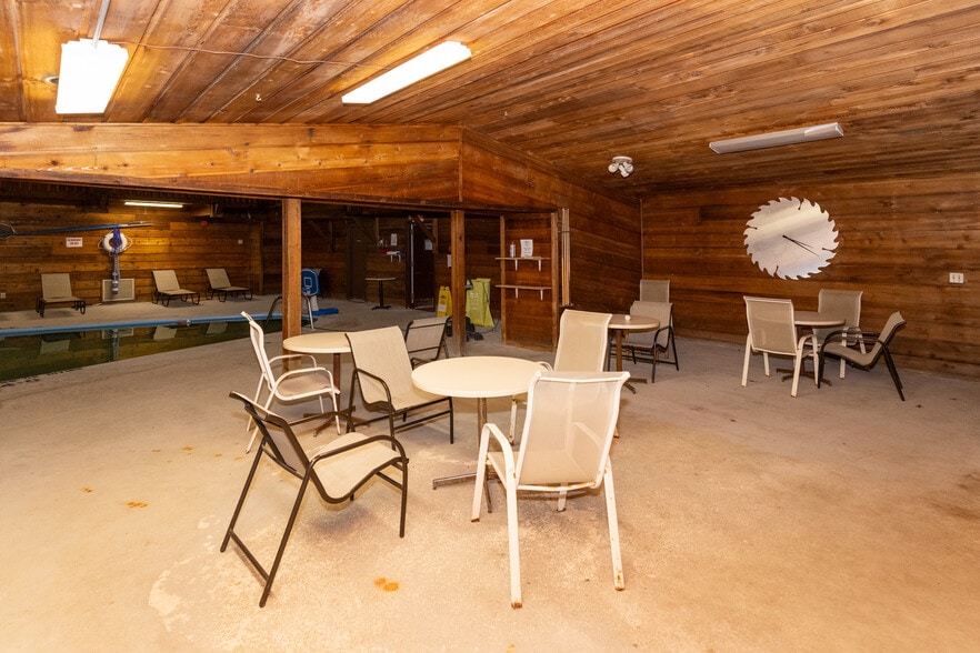 More Photos Of 9966 N State Road 27, Hayward Hotel For Sale