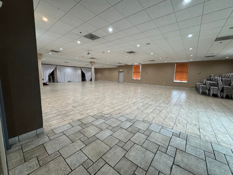 More Photos Of 2101 American Dr, Little Chute Freestanding For Sale