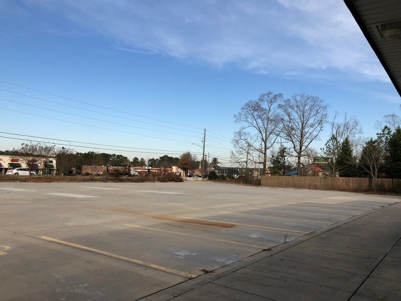 More Photos Of 4900 Stone Mountain Hwy, Lilburn Freestanding For Lease