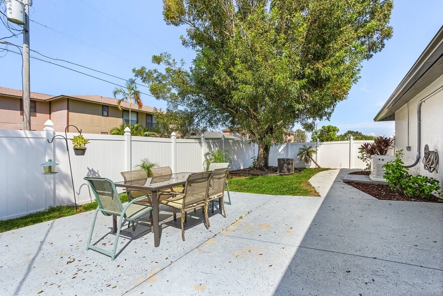 More Photos Of 4614-4616 SW 7th Pl, Cape Coral Assisted Living For Sale