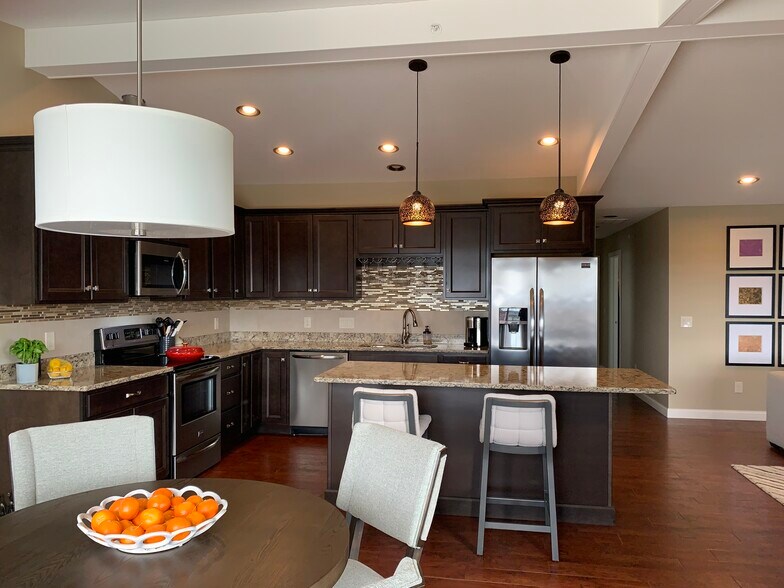 More Photos Of 2111-2115 E 12th St, Davenport Apartments For Sale