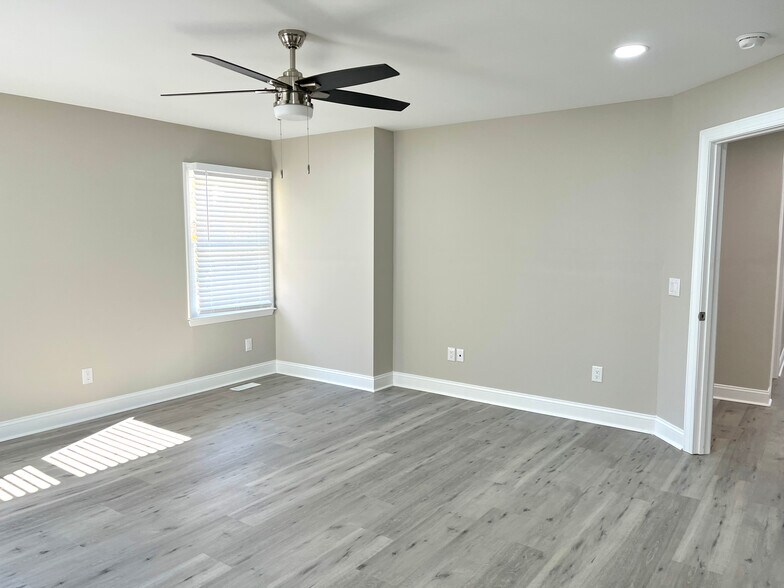 More Photos Of 108 Justice Heights St, Apex Medical For Lease