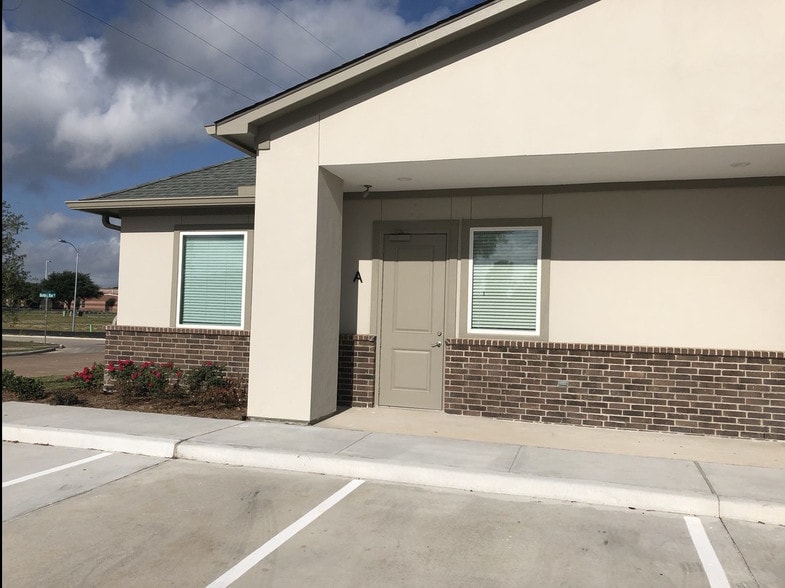 More Photos Of 18510 Green Land Way, Houston Medical For Lease