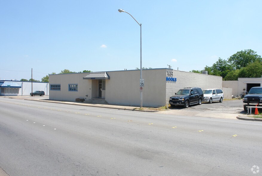 More Photos Of 3605 McCart Ave, Fort Worth Distribution For Lease