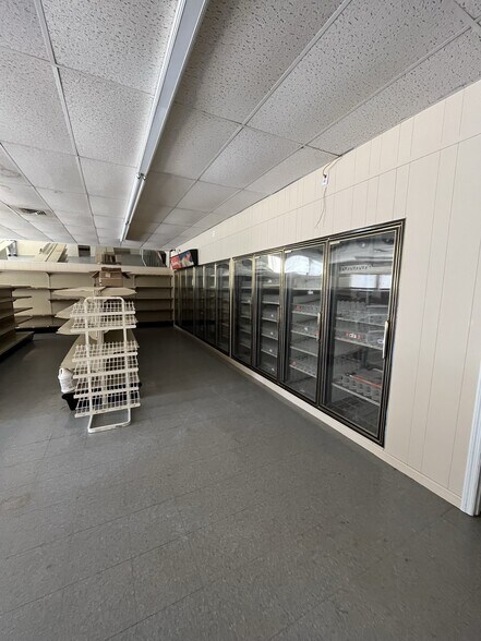 More Photos Of 6523 Harrietts Bluff Rd, Woodbine Freestanding For Sale