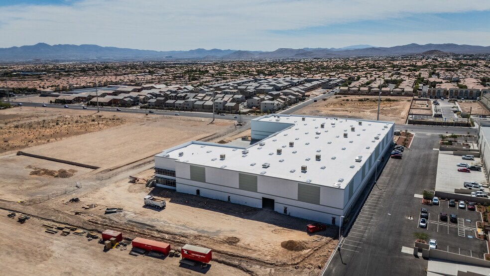 More Photos Of 7610 W Warm Springs Rd, Las Vegas Distribution For Lease