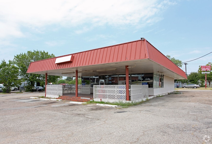 More Photos Of 2101 W Rochelle Rd, Irving Fast Food For Lease