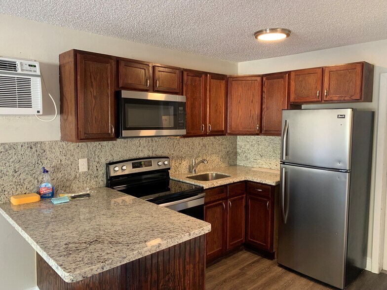 More Photos Of 2331 Hayes St, Hollywood Apartments For Sale