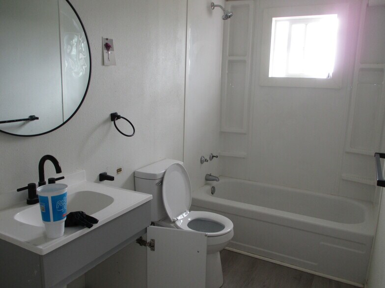 More Photos Of 7723 W Sunset Hwy, Spokane Apartments For Sale