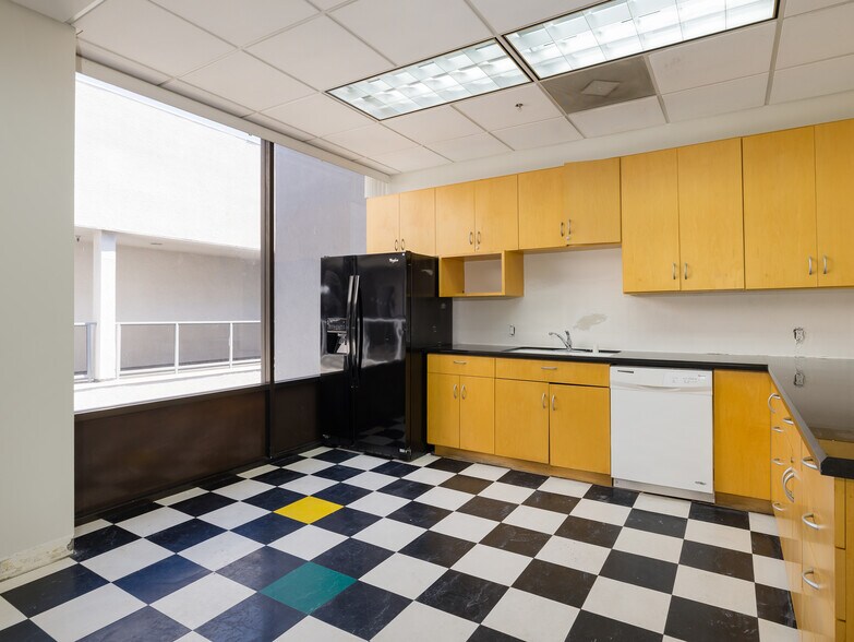 More Photos Of 5155 W Rosecrans Ave, Hawthorne Loft Creative Space For Sale