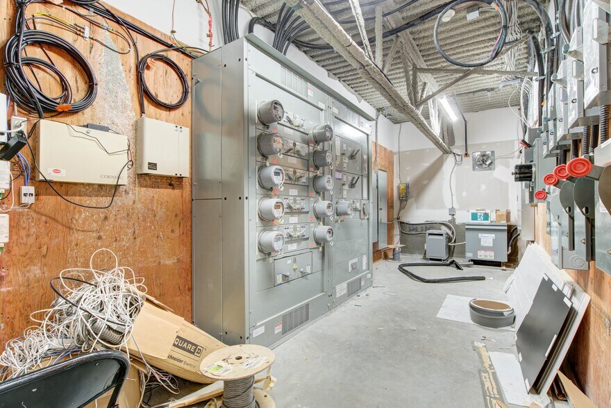 More Photos Of 12421 Boul Lacordaire Montréal N, Montreal-Nord Medical For Sale