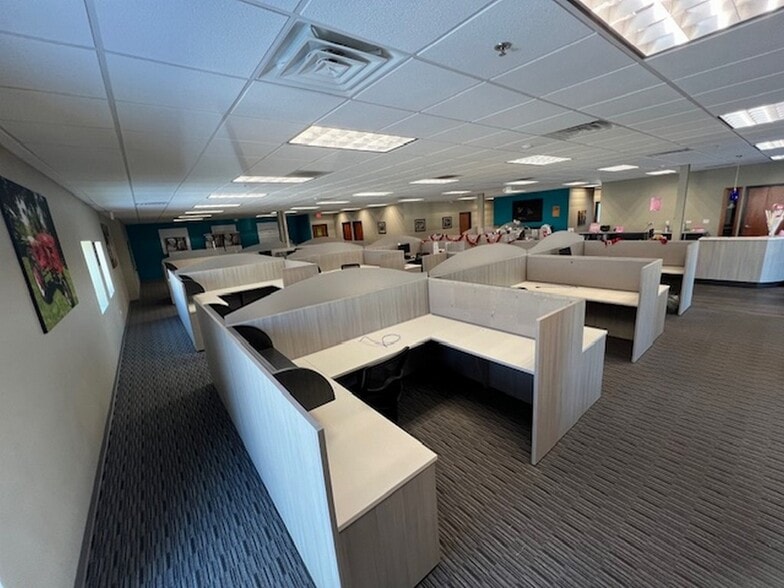 More Photos Of 1150 McConnell Rd, Woodstock Warehouse For Sale