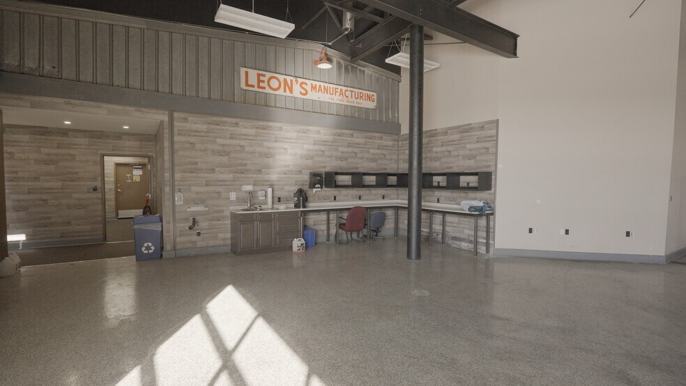 More Photos Of 135 York Street E St, Yorkton Warehouse For Sale