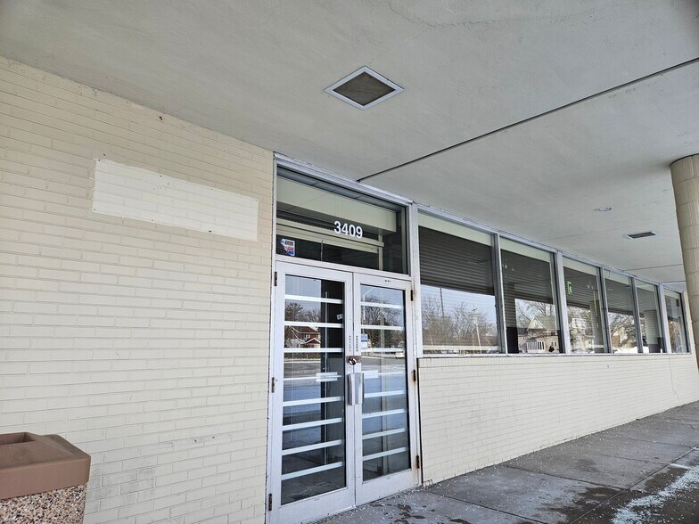 More Photos Of 3405-3419 E Genesee Ave, Saginaw Unknown For Lease