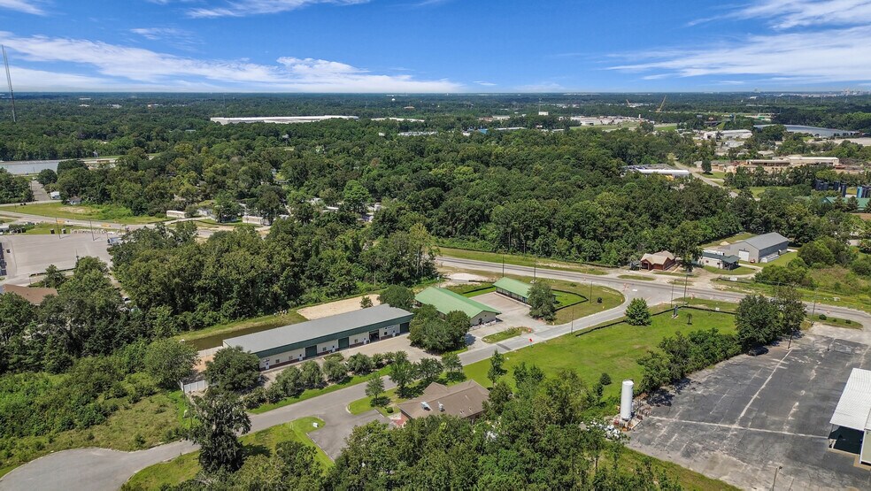 More Photos Of 114 Horizon Park Dr, Savannah Restaurant For Sale