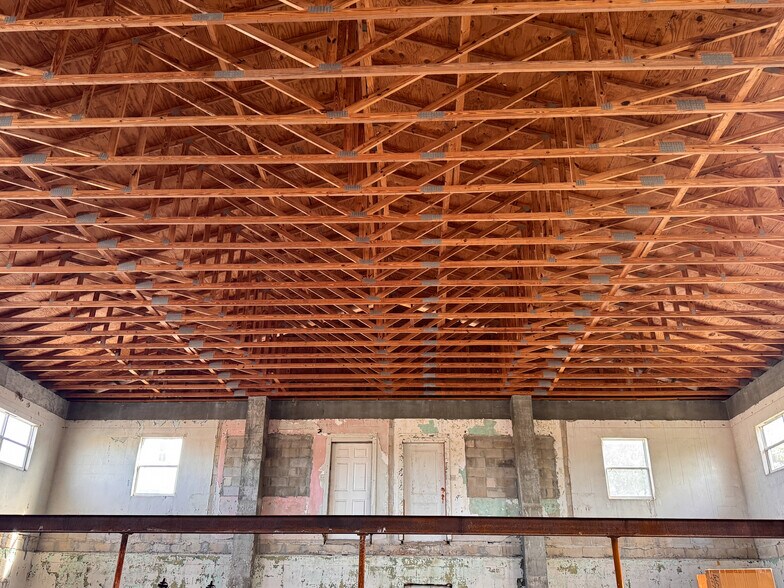 More Photos Of 701 W King St, Cocoa Warehouse For Sale