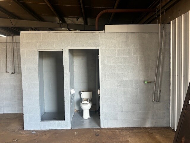 More Photos Of 3651 Eastend Dr, Humboldt Light Manufacturing For Lease