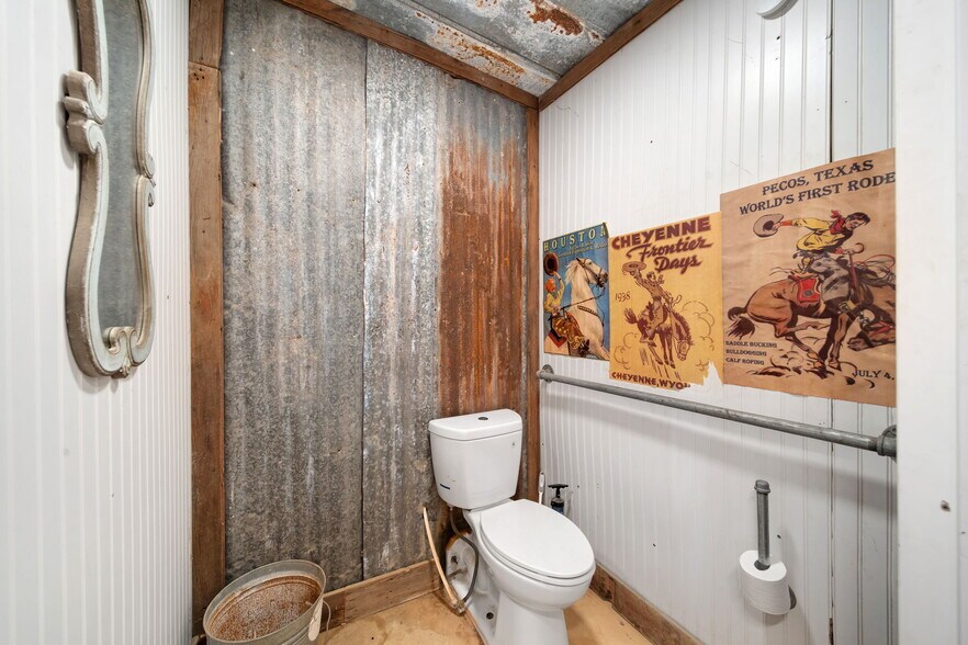 More Photos Of 12390 Farm to Market 390 W Rd, Burton Freestanding For Sale