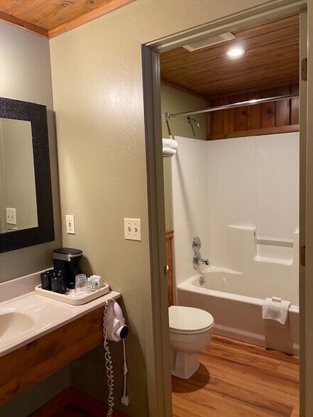 More Photos Of 890 Highway 4, Arnold Hotel For Sale