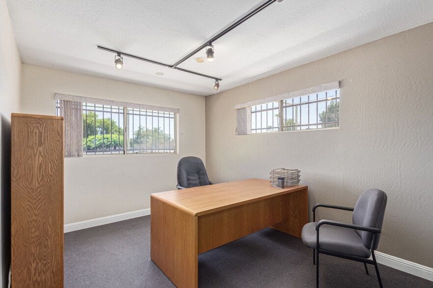 More Photos Of 8545 N Black Canyon Hwy, Phoenix Medical For Sale