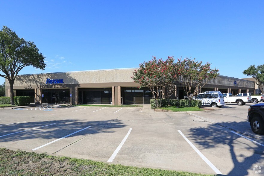 More Photos Of 10338-10382 Miller Rd, Dallas Light Manufacturing For Lease