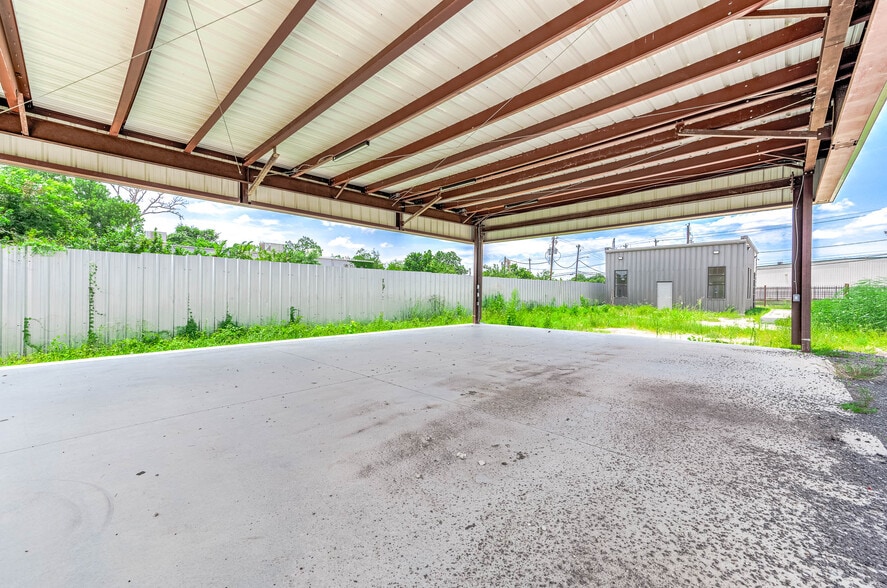 More Photos Of 1908 Little York Rd, Houston Auto Repair For Sale