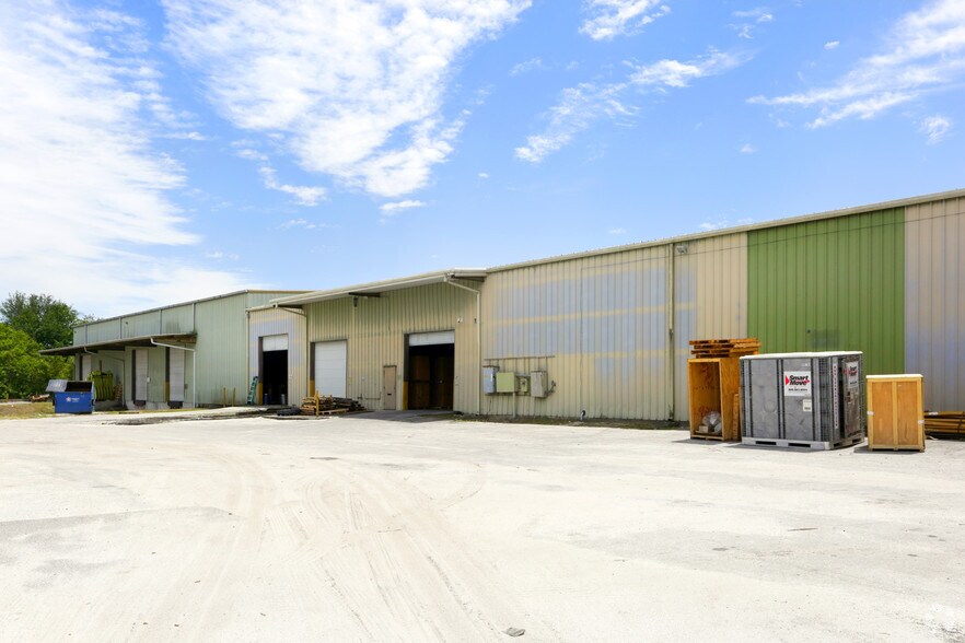 More Photos Of 6507 Harney Rd, Tampa Warehouse For Lease