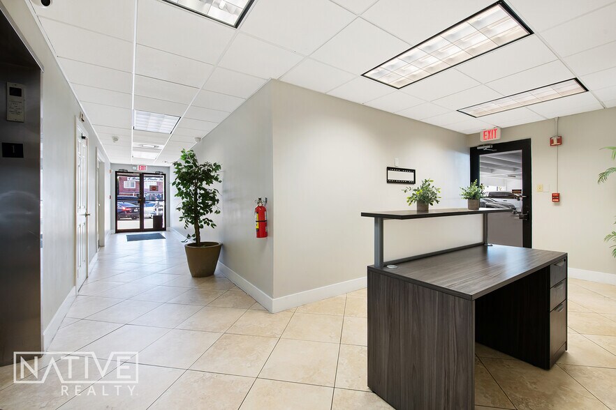 More Photos Of 2817 E Oakland Park Blvd, Fort Lauderdale Office For Sale