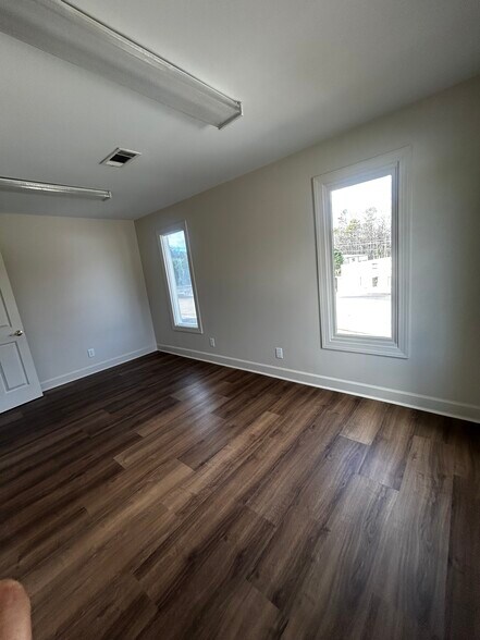 More Photos Of 2367 Rockaway Industrial Blvd, Conyers Industrial For Lease