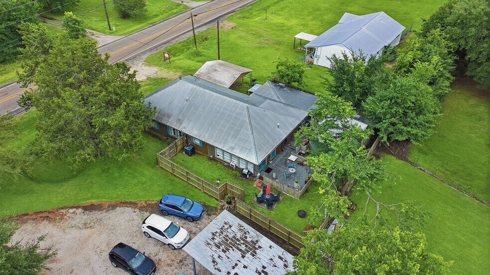 More Photos Of 9282 State Highway 75 S, New Waverly Freestanding For Sale