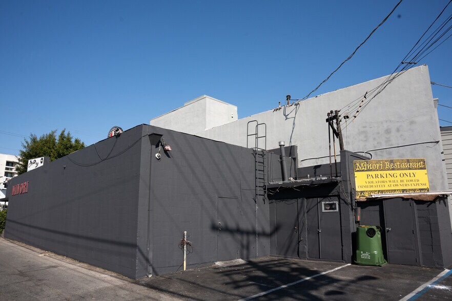 More Photos Of 1170 S Robertson Blvd, Los Angeles Restaurant For Sale