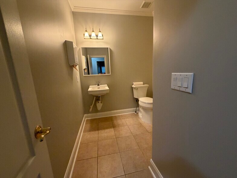 More Photos Of 965 Piedmont Rd NE, Marietta Office For Lease