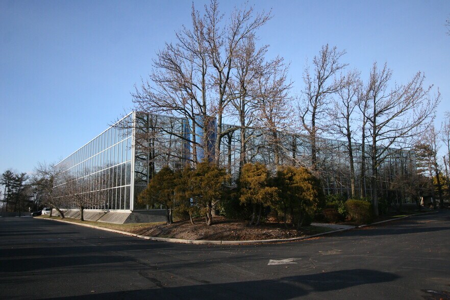 More Photos Of 400 Sylvan Ave, Englewood Cliffs Office For Lease