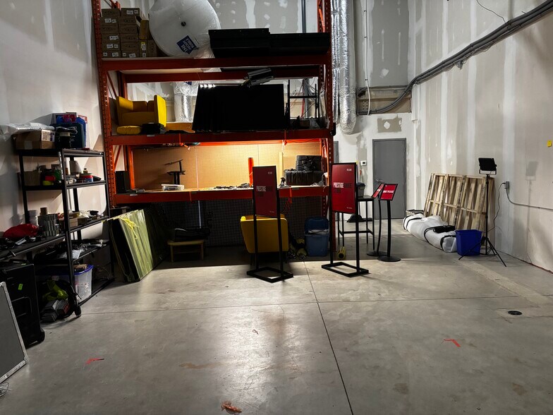 More Photos Of 760 Laurentian Dr, Burlington Showroom For Sale