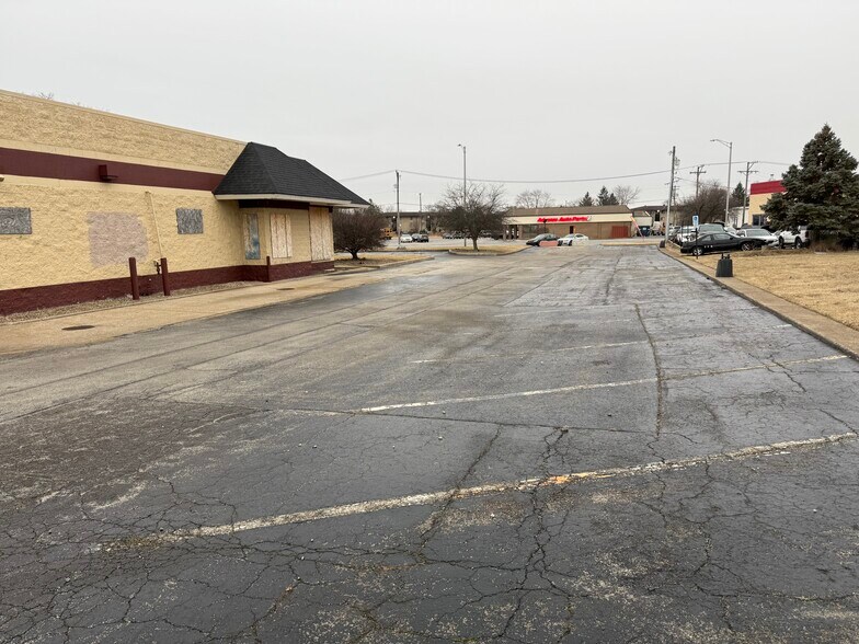 More Photos Of 2707 E Sauk Trl, Chicago Heights Fast Food For Sale