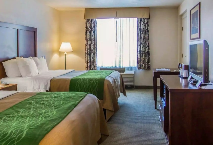 More Photos Of 1825 W Avenue J12, Lancaster Hotel For Sale