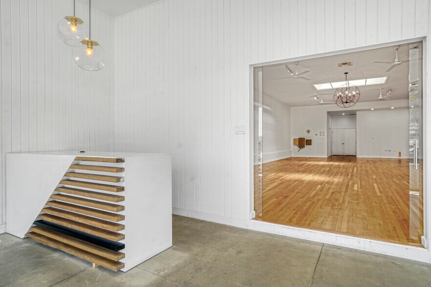 More Photos Of 177 Culver Blvd, Playa Del Rey Storefront For Lease
