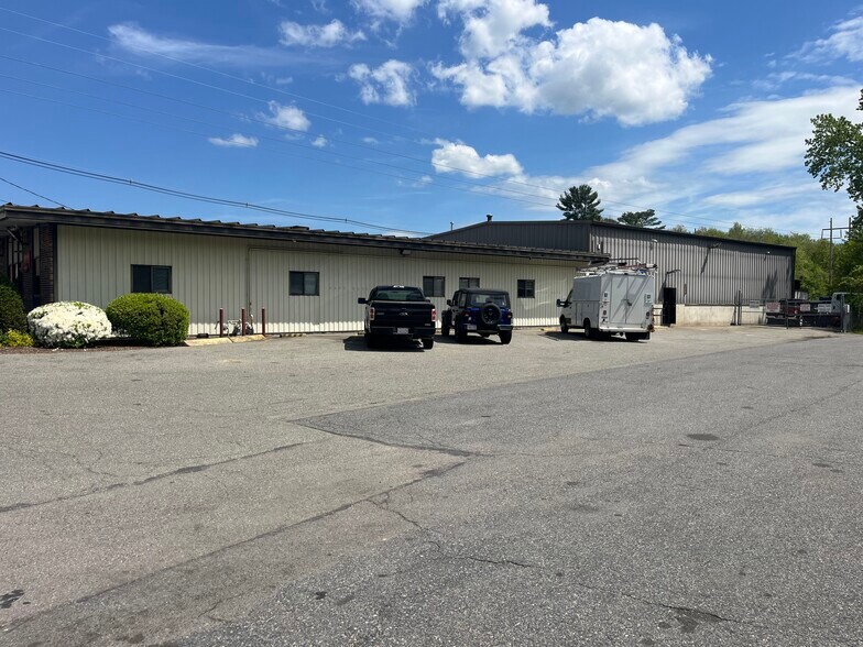 More Photos Of 790 W Chestnut St, Brockton Service For Sale