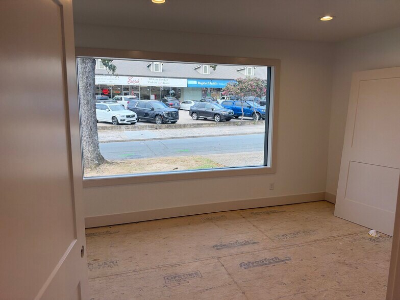 More Photos Of 5623 R St, Little Rock Office For Lease