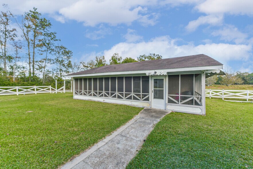 More Photos Of 1270 CR 2293, Cleveland Assisted Living For Sale