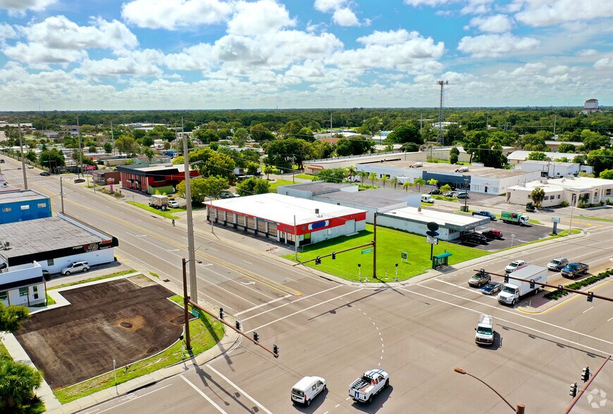 More Photos Of 2022 12th St, Sarasota Auto Repair For Lease
