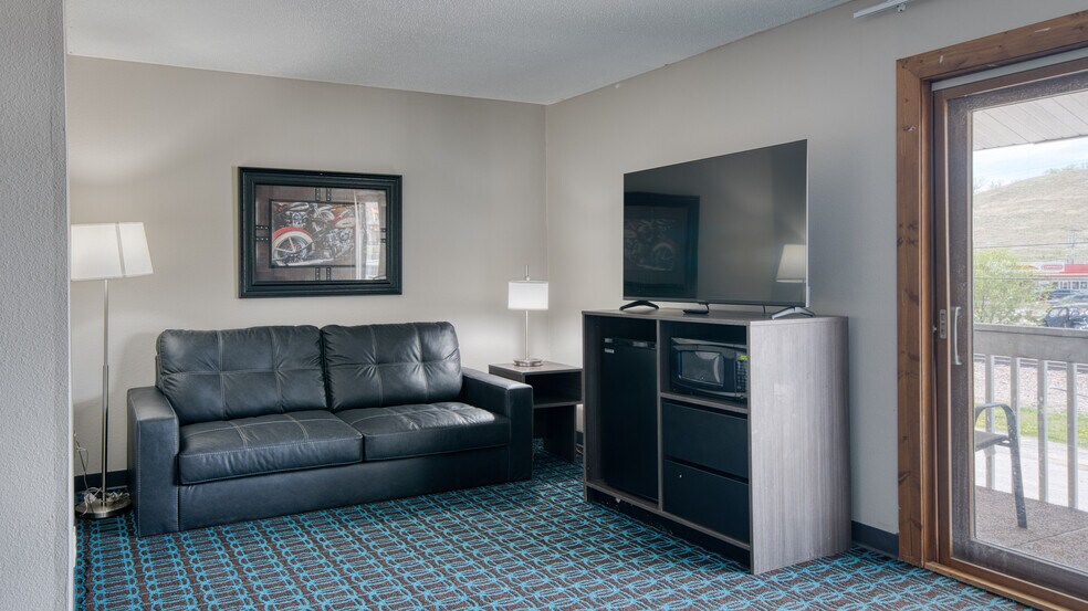More Photos Of 2600 Whitewood Service Rd, Sturgis Hotel For Sale